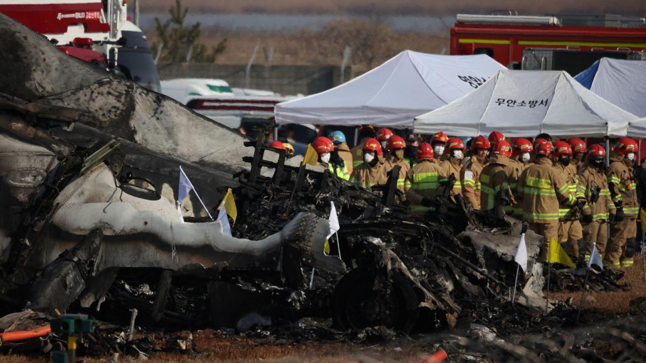 Plane crashes south korea